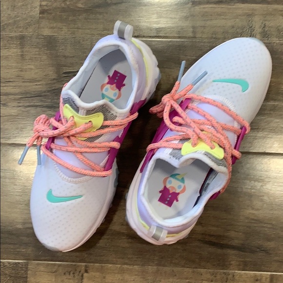 W NIKE REACT PRESTO White/Hyper Violet - Picture 9 of 16
